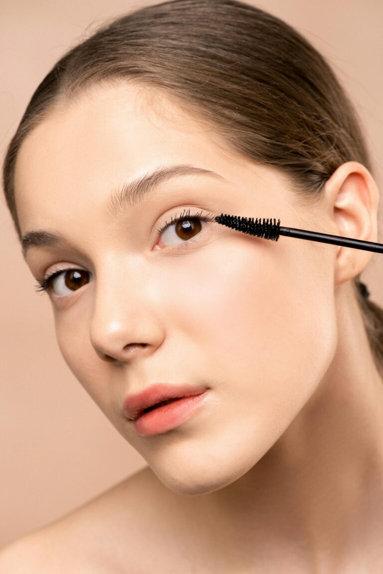 Beginner’s Guide to Applying False Lashes Like a Pro